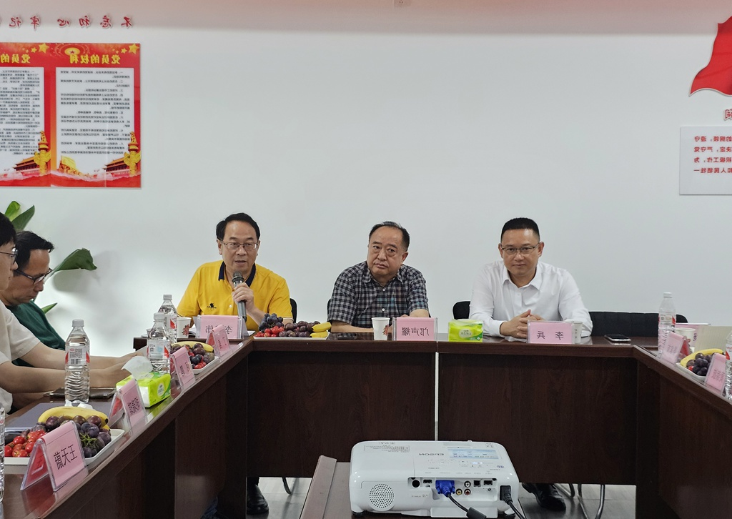 news002.jpg